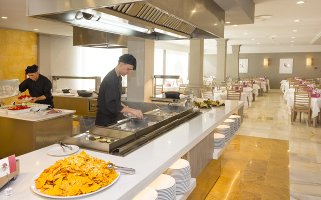 Protur Badia Park Aparthotel