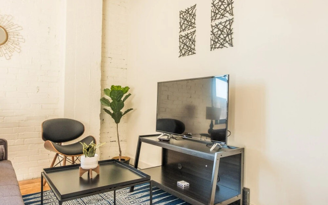 FRONTDESK 917 Locust St Apts Downtown St Louis