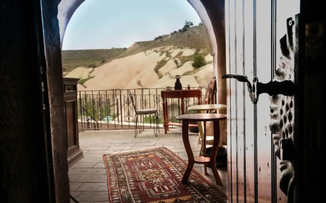 Valley Inn Cave Hotel
