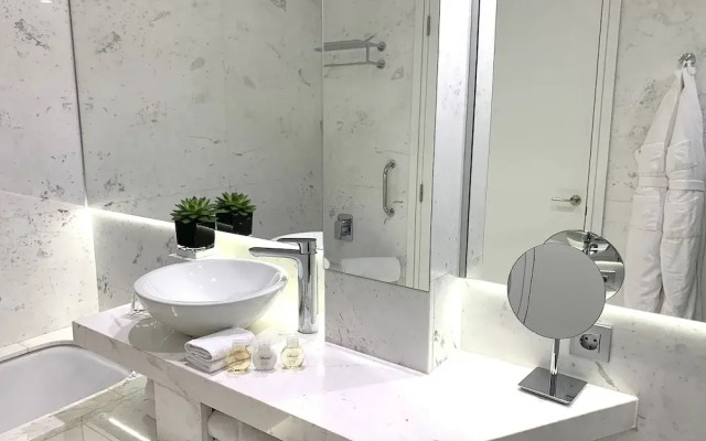 MONDRIAN Luxury Suites & Villas