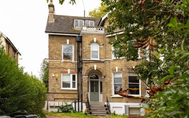 The Eltham Classic - Stunning 1bdr Flat With Garden