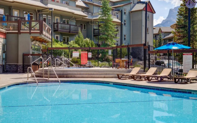 Modern Nordic 2 Bedroom Mountain View Condo