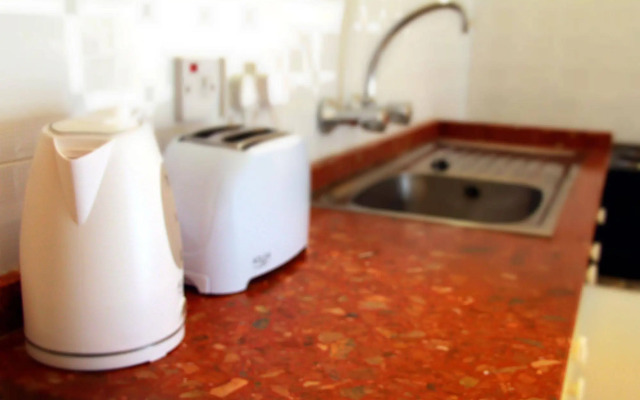 Mavina Hotel & Apartments