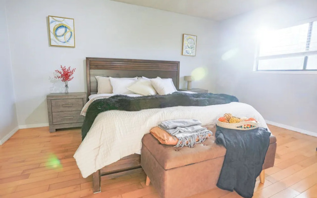 Sunnyvale 3B2b Super Big House