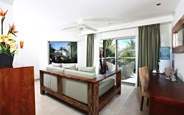 Sandos Caracol Nature Resort & Water Park All Inclusive