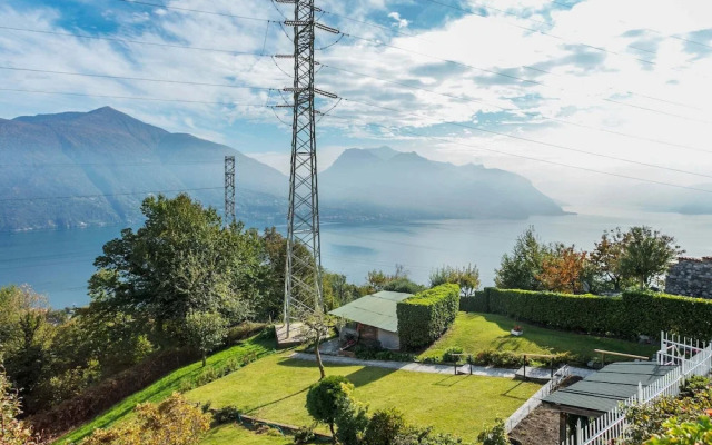 Delightful Villa With Garden