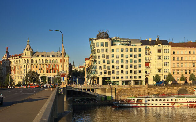 Dancing House – Tančící dům hotel