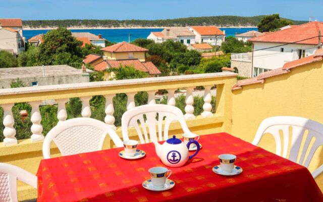 Apartment Dora Spiez 33171