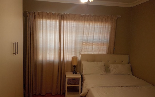 Beautiful Apartment in Century City