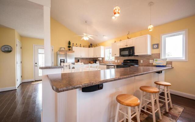 Sound Bite by Oak Island Accommodations