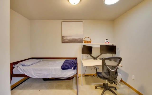 Charming Everett Townhome - 3 Mi to Downtown!