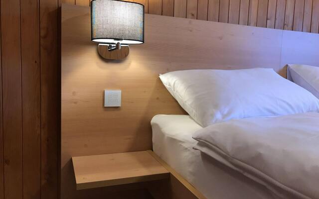 Infopoint Apartments Chalet and Motel BrunigSilvana