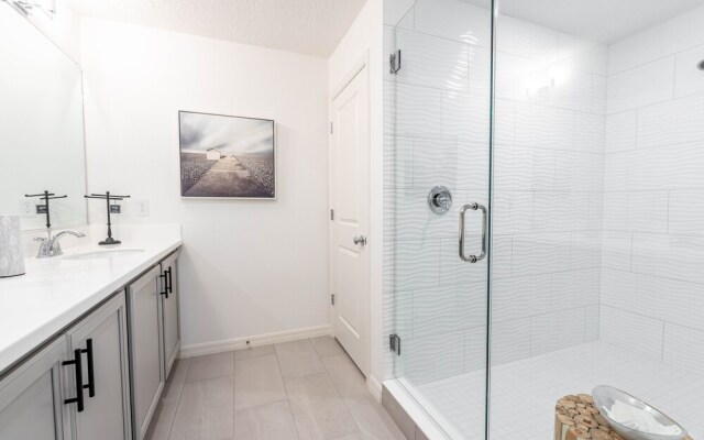 608fr 3 Bedroom Townhouse by Redawning