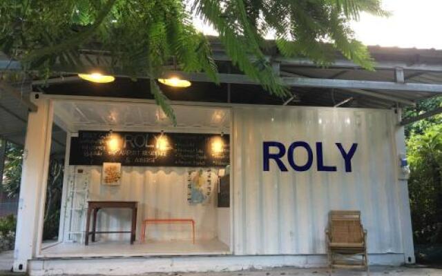 Roly's Hostel