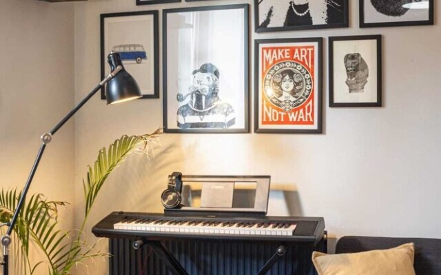 Modern and Jazzy 2 Bedroom House in Edinburgh