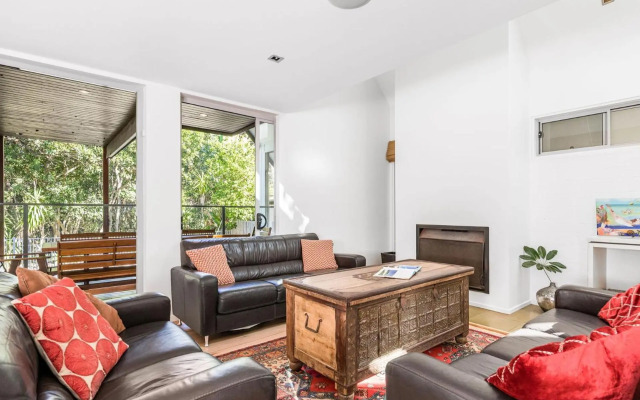 A SWEET ESCAPE - Ariel's