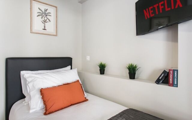 WYZ Attiki Aparthotel