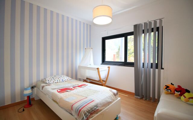 Casa Saramago by Analodges