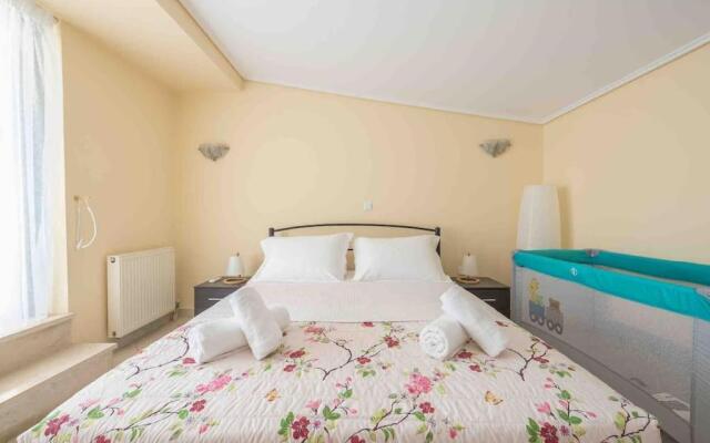 Saronis seaview 2bdr residence 500m from the beach