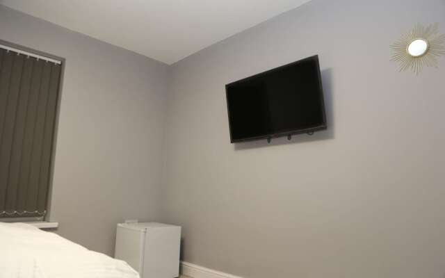 Room in House - A A Guest Room7