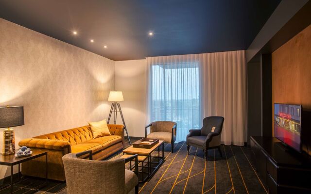The George, by Valencia Hotel Collection