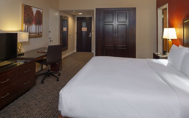 DoubleTree by Hilton Hotel St. Louis - Chesterfield