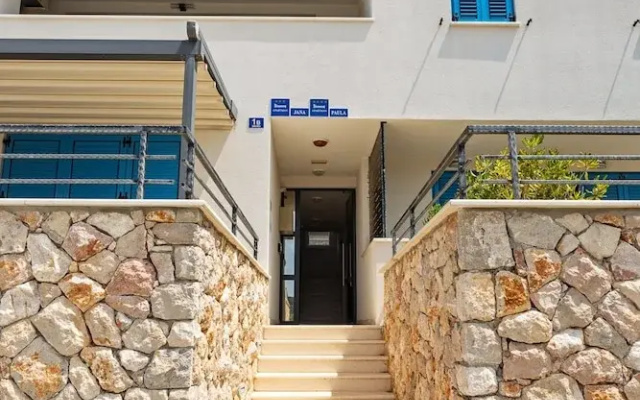 Sea View Vacation Apartment in Cres
