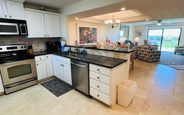 Sea Haven Luxe 2BR Oceanfront Haven
