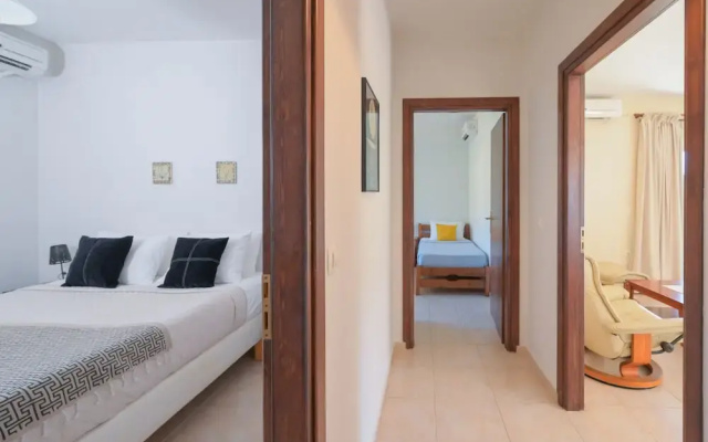 Antonis Apts - Physio Fitness Retreats