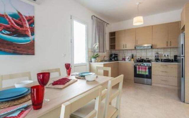 Holiday home 3 bedrooms - Gennadi