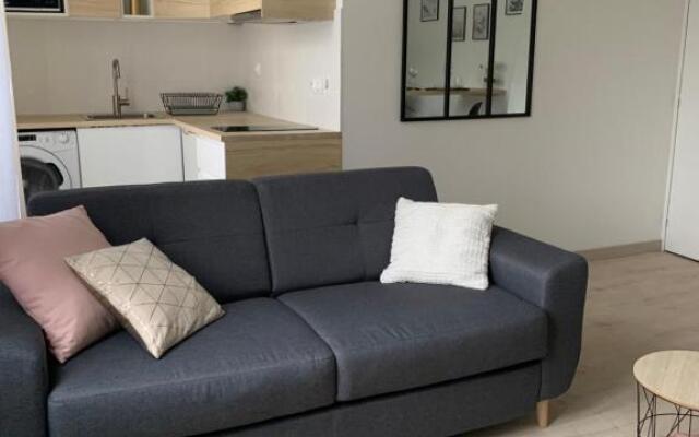 Chaleureux Studio 30m2 - Au pied de la Gare - PARKING