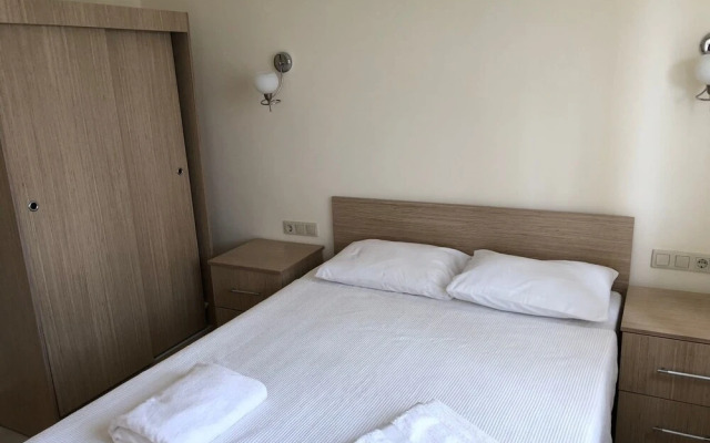 Apartment 3 Bedroom Lake View 3 by Likya Global