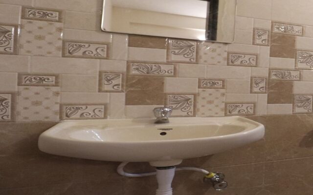 OYO 18789 The Pearl Inn