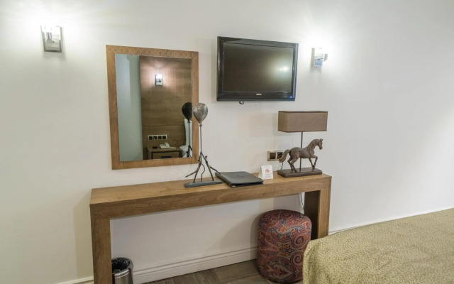 Aurasia Beach Hotel