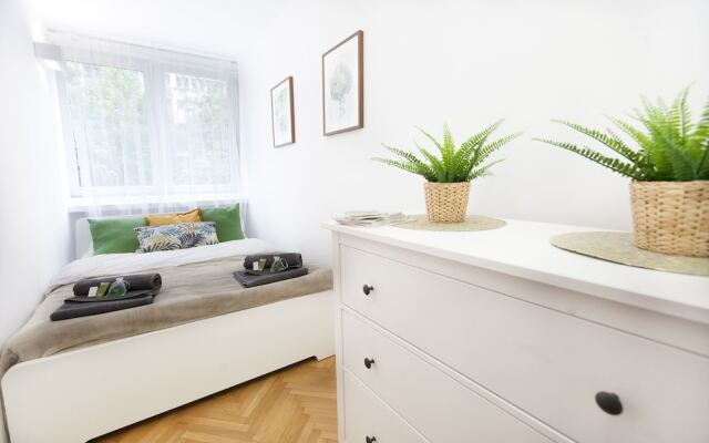 Warsaw Concierge Square Grzybowski