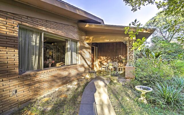 Mid-century Hideaway: Spacious Brownsville Home!