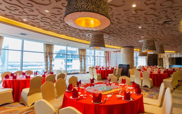 Cenbest Jinling Grand Hotel