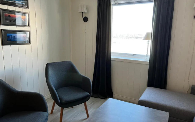 Midnattsol Rom Og Hytter