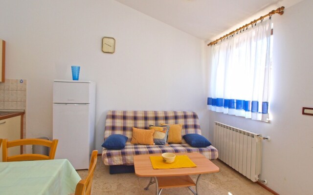 Apartment 1077