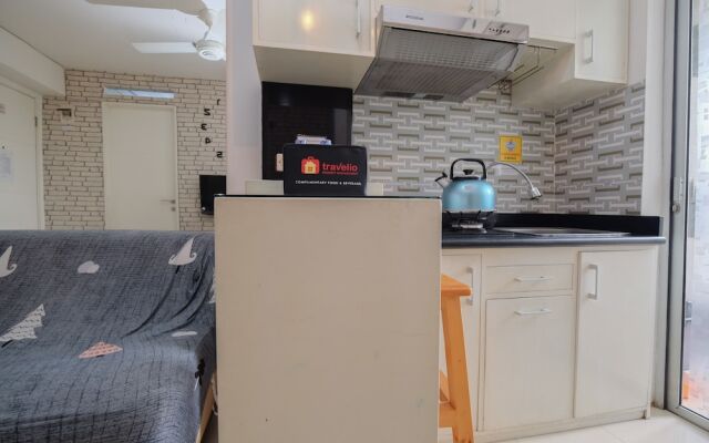 Comfort And Warm 2Br At Bassura City Apartment