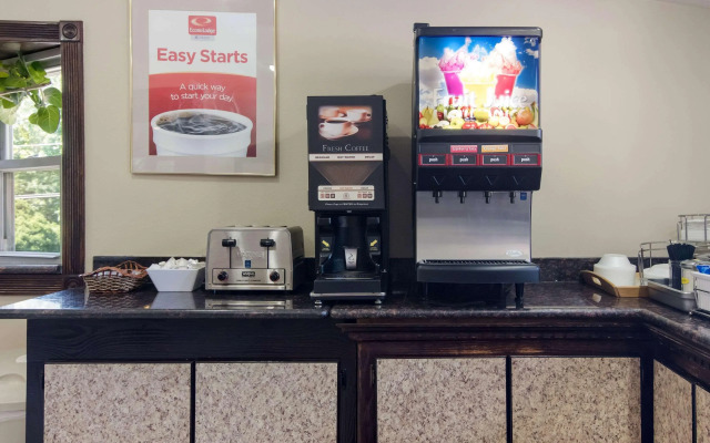Econo Lodge Pittsburgh I-79