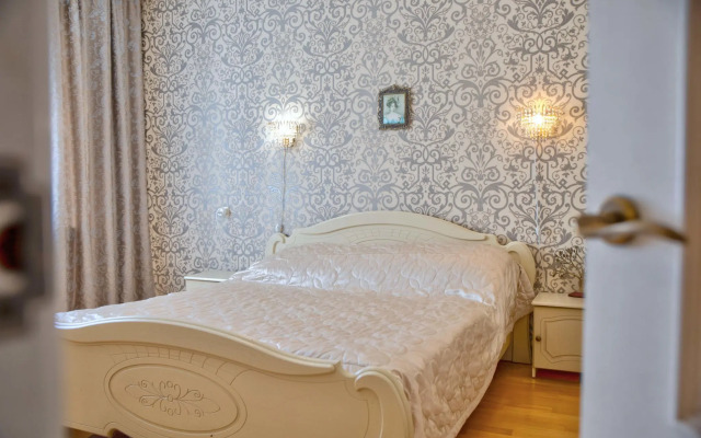 Апартаменты на проспекте Лабораторный 18