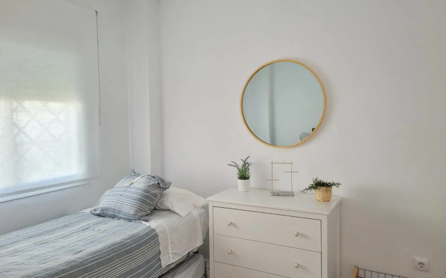 Apartamento en Rota con piscina y parking junto al mar