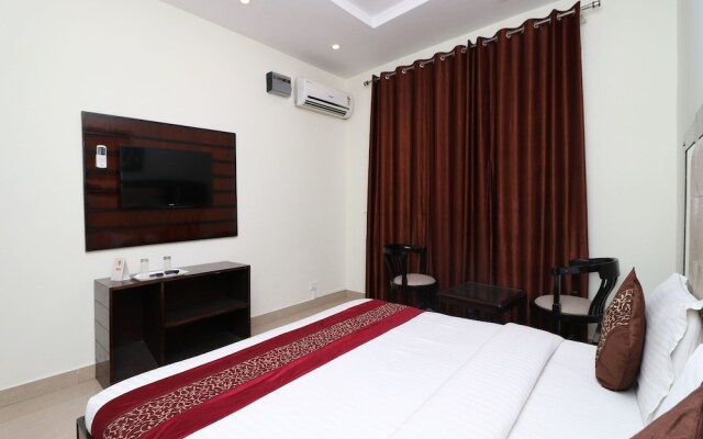 OYO 1617 Palm Retreat
