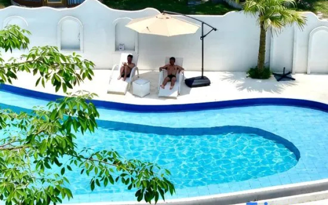 Chaoqi Internet Celebrity Homestay – Pool – Fangchenggang