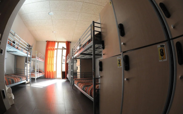 Albergue Zaragoza Hostel