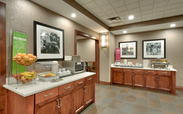 Hampton Inn & Suites Peoria at Grand Prairie, IL