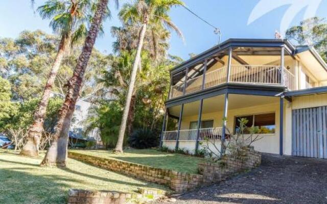 Picture perfect Lizzie Palms 2