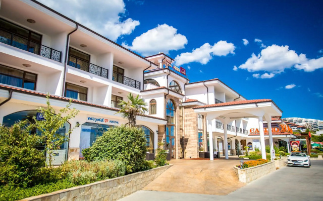 Palace-Marina Dinevi Hotel