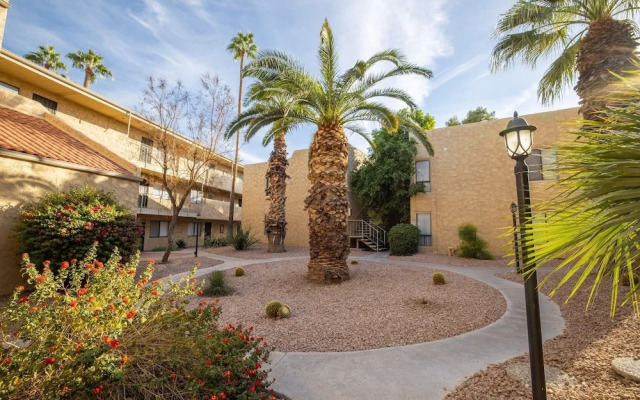 Scottsdale Miller 2 Bedroom Condo by RedAwning